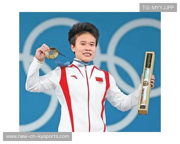 中国举重女将再破世界纪录，侯志慧力压群雄，中国举重冠军女子