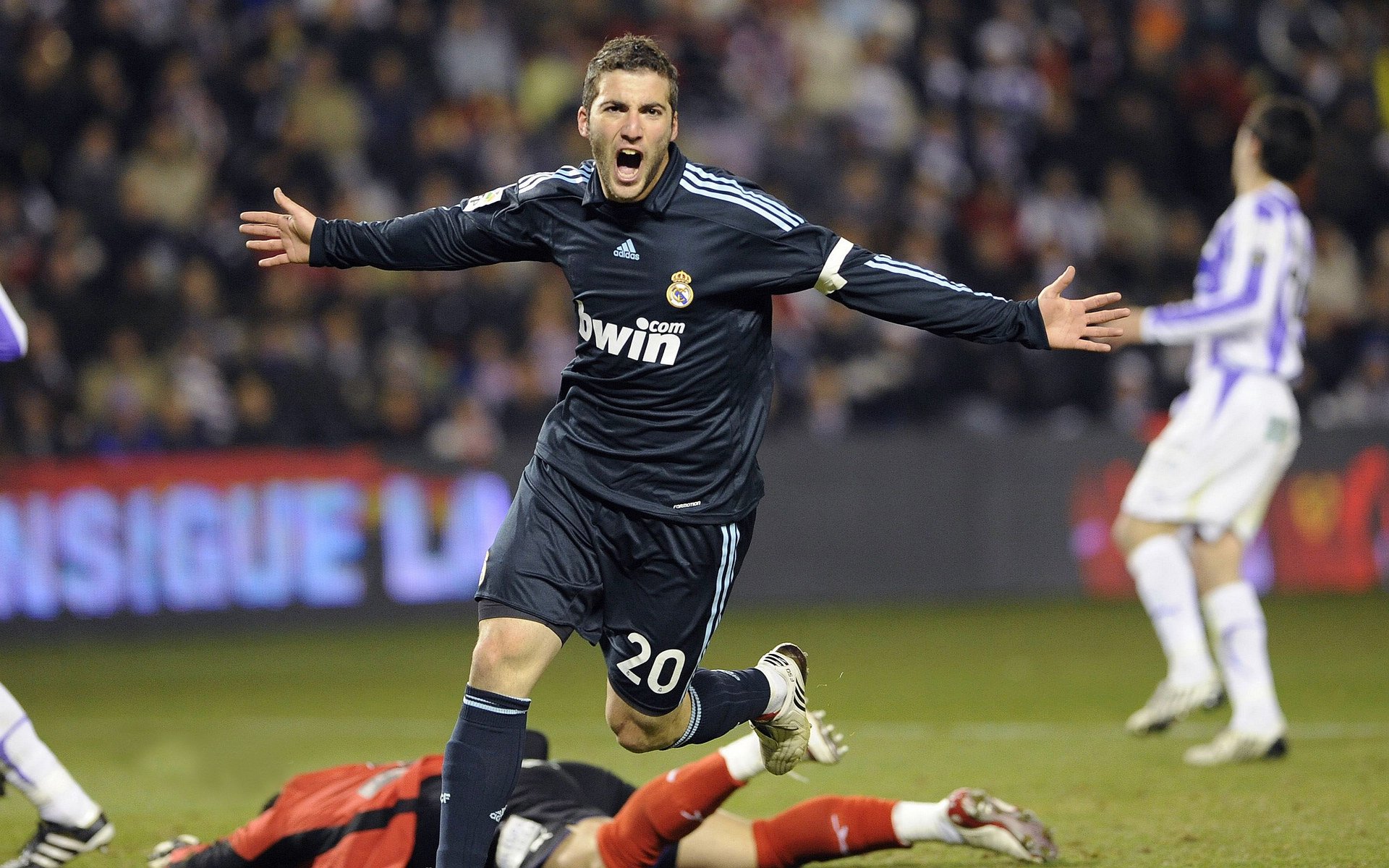 卢卡·乌兰多决赛节奏稳健，卢兰比赛视频