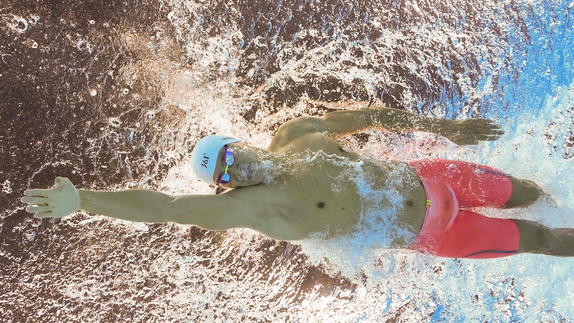 《王者荣耀》年度线上线下双重联赛火热展开，粉丝期待爆棚，2021年王者荣耀线下比赛