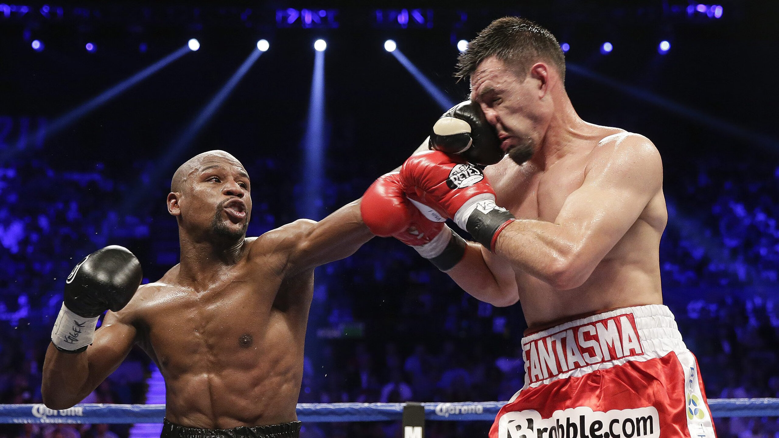 传奇对决：詹姆斯和哈登的巅峰对抗！，詹姆斯跟哈登